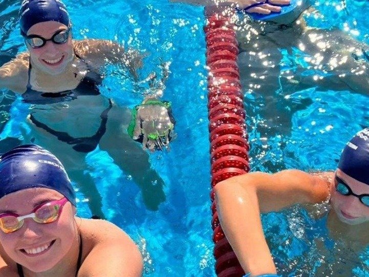 Tréninky závodních plavců a informace k plavecké škole - titulní fotka